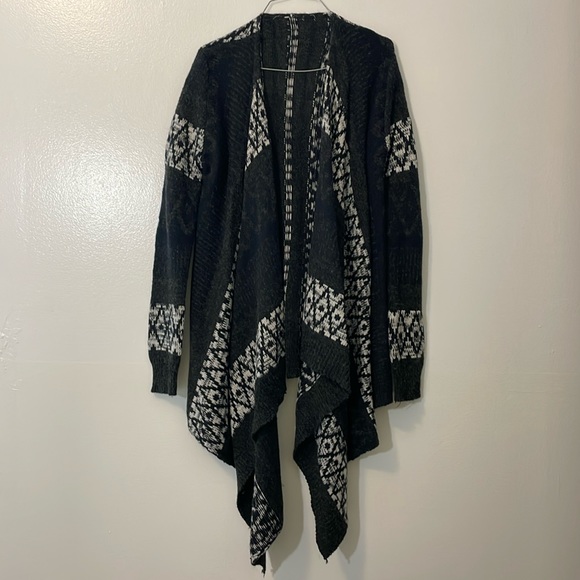 8 RED BUTTERFLIES Knit Print Waterfall Drape Open Front Cardigan black & white - Picture 1 of 5